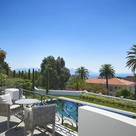 With Panoramic Sea Views And Heated Pool In La Californie