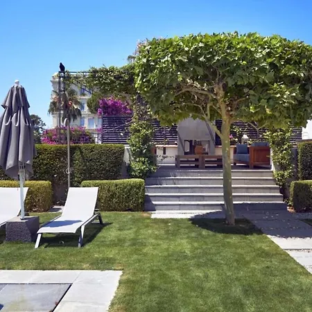 With Panoramic Sea Views And Heated Pool In La Californie